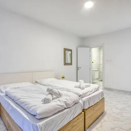 Modern, 3-br With Valletta View