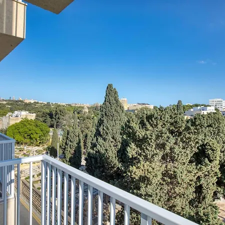 Modern, 3-br With Valletta View Pietà