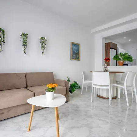 Modern, 3-br With Valletta View Pietà