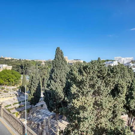 Modern, 3-br With Valletta View Pietà